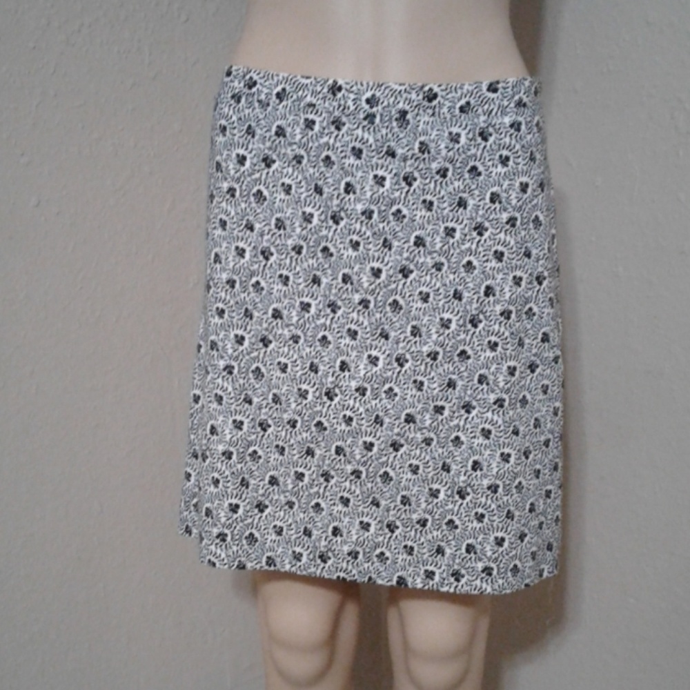 Ann Taylor Pleated Back Stretch Skirt Size 14P